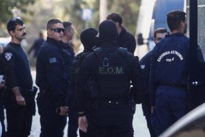 Έκρηξη στους Αμπελόκηπους: Στο δικαστήριο έφτασε ο 31χρονος – Θα απολογηθεί για τρομοκρατία