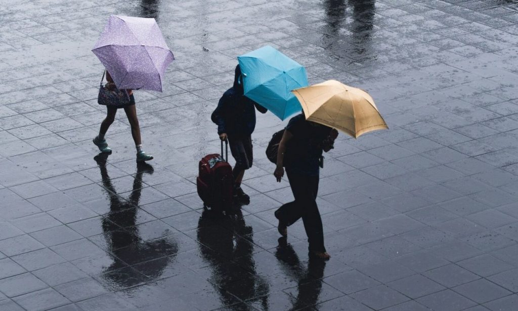 «Θα πούμε το νερό νεράκι» – Κολυδάς και Τσατραφύλλιας εξηγούν τι καιρό θα κάνει τον Νοέμβριο