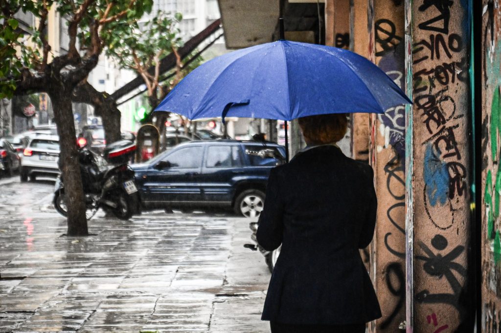 Καιρός: Έρχεται νέα ψυχρή «έφοδος» και βροχές τις επόμενες μέρες – Η πρόβλεψη μετεωρολόγου