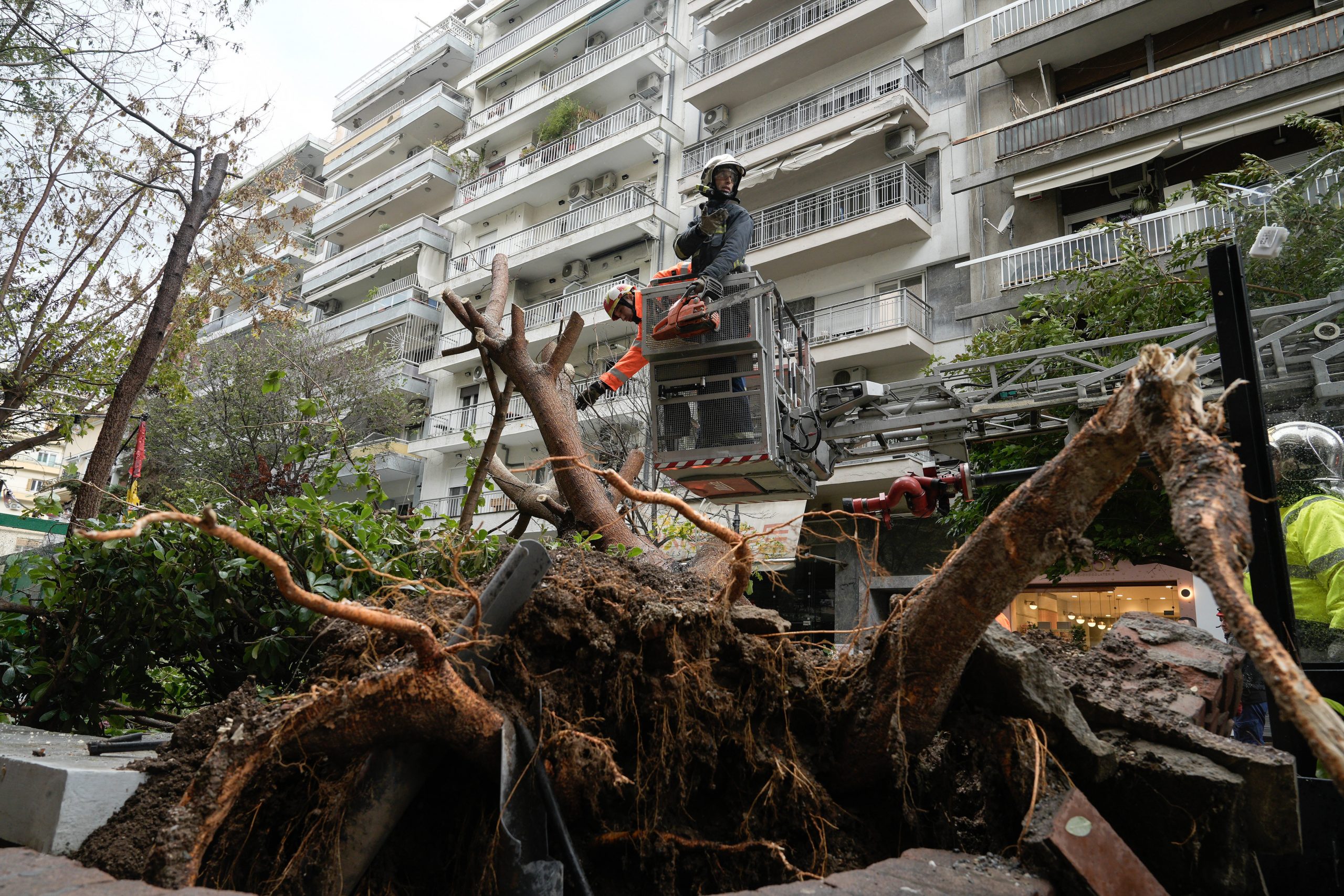 ΣΥΡΙΖΑ: Παραθερίζει το επιτελικό κράτος ενώ η κακοκαιρία Bora σαρώνει τη χώρα