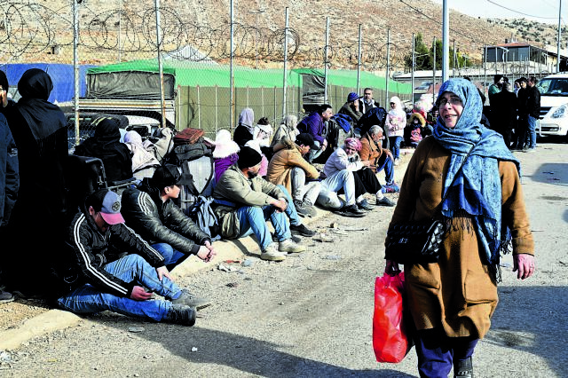 Παγώνει η χορήγηση ασύλου για 9.500 Σύρους