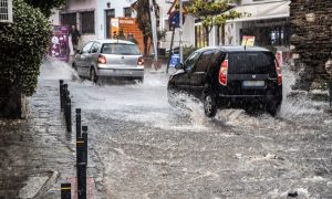 Με ισχυρές βροχές και καταιγίδες συνεχίζεται η επέλαση της κακοκαιρίας «Bora» – Ποιες περιοχές θα «ντυθούν» στα λευκά