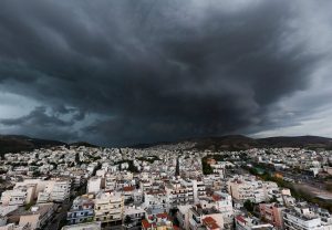 Η κακοκαιρία «Bora» ήρθε για… να μείνει: Νέο έκτακτο δελτίο – Μέχρι πότε θα συνεχιστούν τα επικίνδυνα φαινόμενα