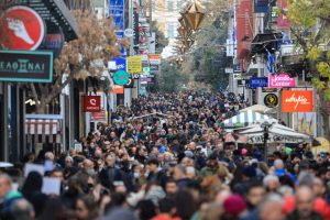 Εορταστικό ωράριο: Πώς θα λειτουργήσουν σήμερα Παραμονή Πρωτοχρονιάς τα καταστήματα