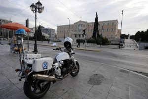 Αστυνομικός Βουλής: Τα εφτά ερωτήματα για την ανατριχιαστική υπόθεση