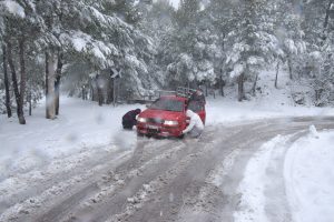 Καιρός: Χριστούγεννα με κρύο, χιόνια και άνεμοι έως 8 μποφόρ στο Αιγαίο