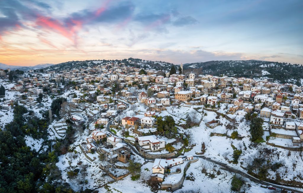 Καιρός: Ολική ανατροπή με χιόνια τα Χριστούγεννα