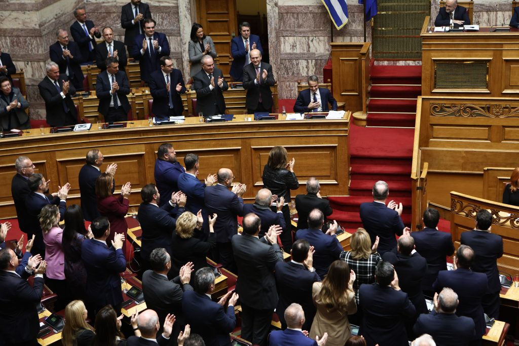 Σφοδρή αντιπαράθεση μεταξύ ΝΔ και αντιπολίτευσης για τον προϋπολογισμό