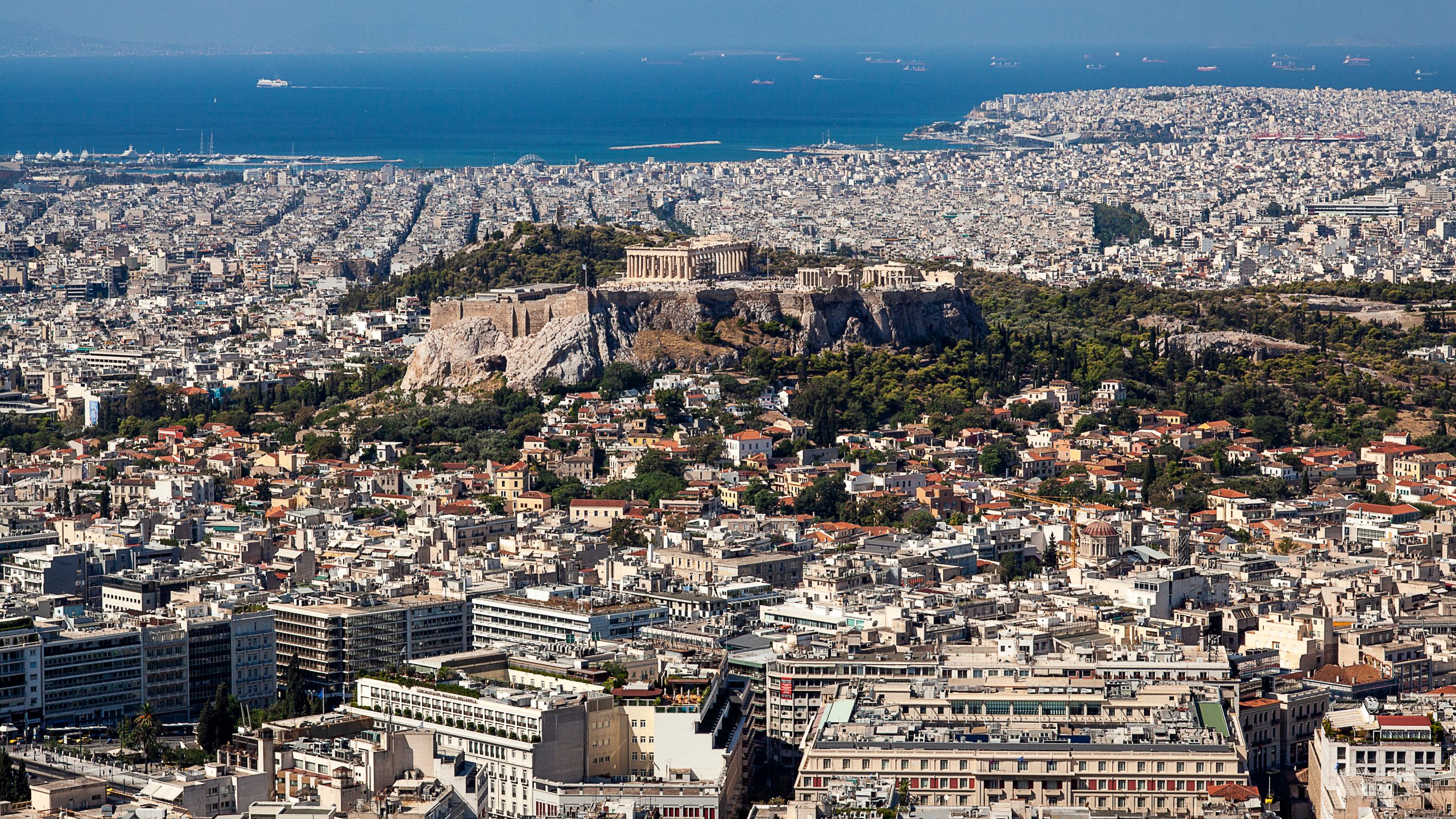 Στην ουρά για ένα σπίτι! Χίλιες αιτήσεις την ώρα για το δικαίωμα στη ζωή