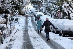 Νέο έκτακτο δελτίο καιρού: Ραγδαία αλλαγή με χιόνια και καταιγίδες