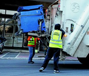 Γρίφος με τα σκουπίδια και τα αυξημένα τέλη