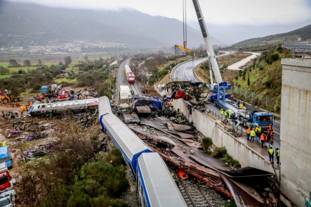 Σφοδρή ένταση ανάμεσα σε Ρωμανό και Αλεξιάδη για τα Τέμπη