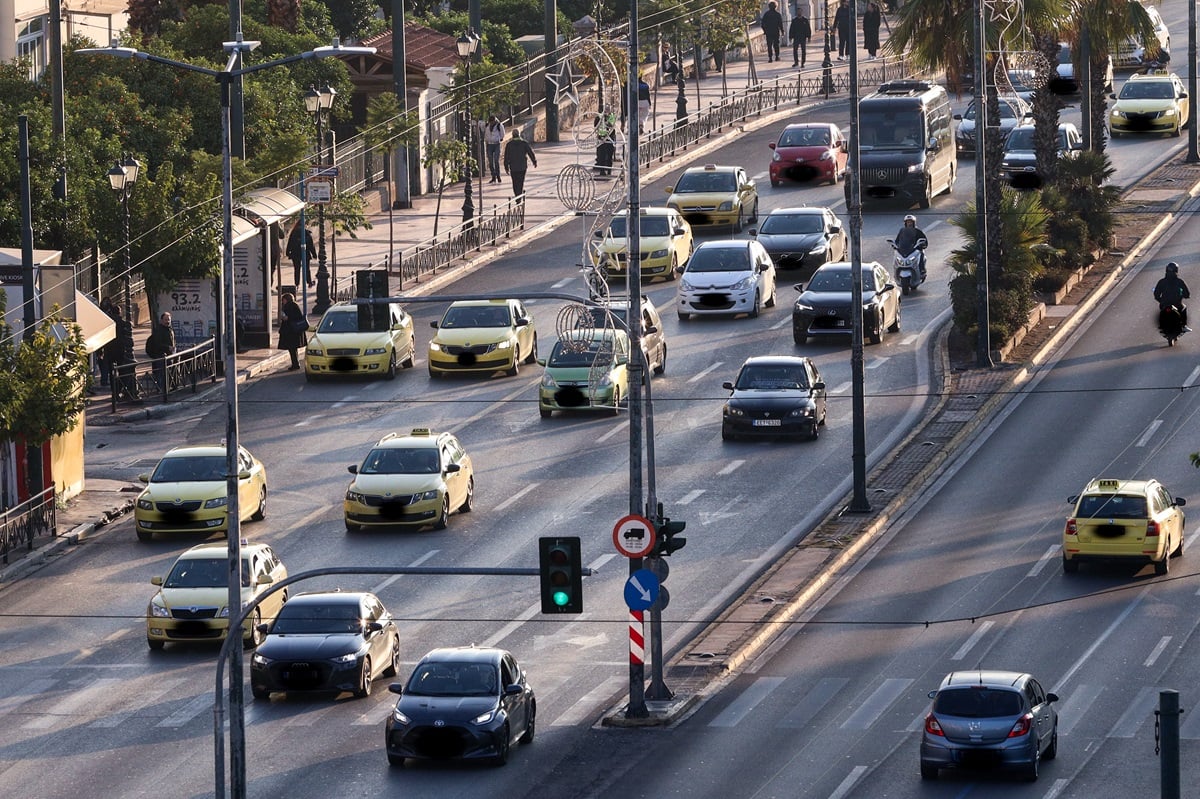 Όλα όσα θέλετε να ξέρετε για το νέο ΚΟΚ: Τα πρόστιμα των 30 και 150 ευρώ - Παραδείγματα