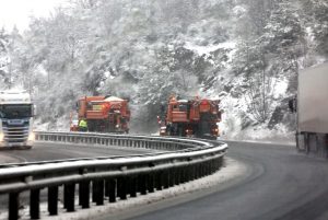 Στο έλεος της κακοκαιρίας η χώρα – Προβλήματα από τις χιονοπτώσεις και τις ισχυρές καταιγίδες