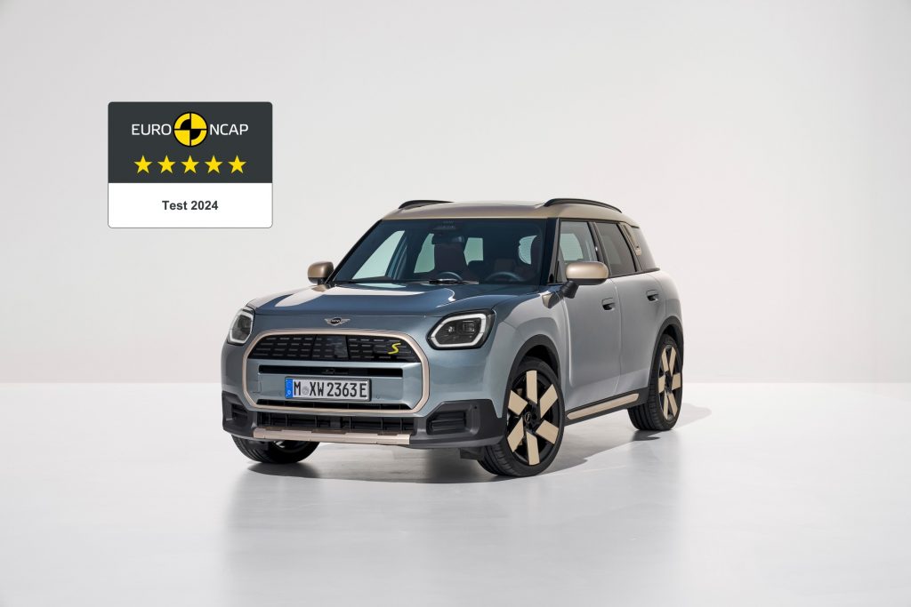 Φρούριο στην ασφάλεια το MINI Countryman