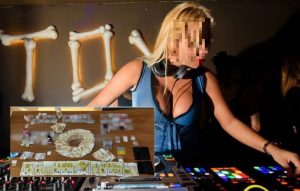 Καλύβια: Στη φυλακή η DJ για το ναρκω-πάρτυ σε βίλα