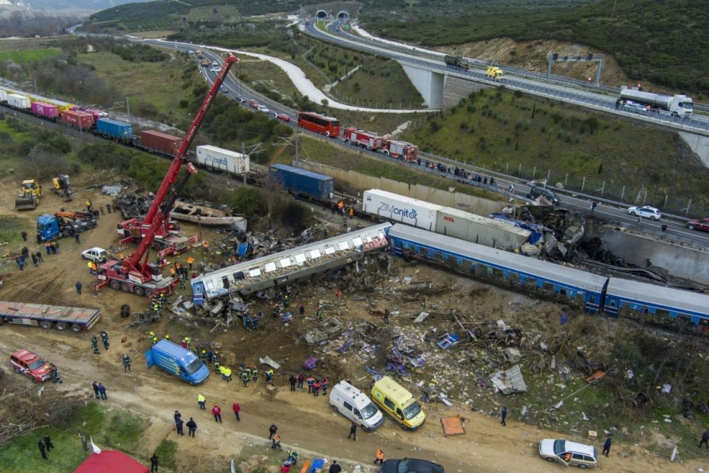 Τέμπη: Σήμερα οι εξηγήσεις των υπευθύνων για το βίντεο της φόρτωσης της εμπορικής αμαξοστοιχίας πριν τη φονική σύγκρουση