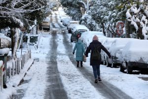 Νέο έκτακτο δελτίο καιρού: Έρχονται χιόνια και στην Αττική