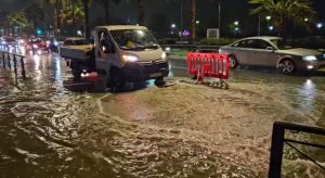 Γέμισε ξανά με λύματα η Ποσειδώνος