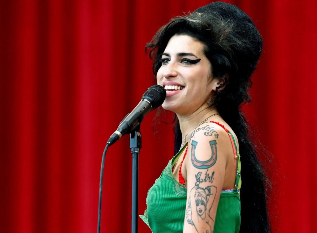 To θρυλικό «Βack to Black» της Amy Winehouse επιστρέφει και… σίγουρα θα συζητηθεί